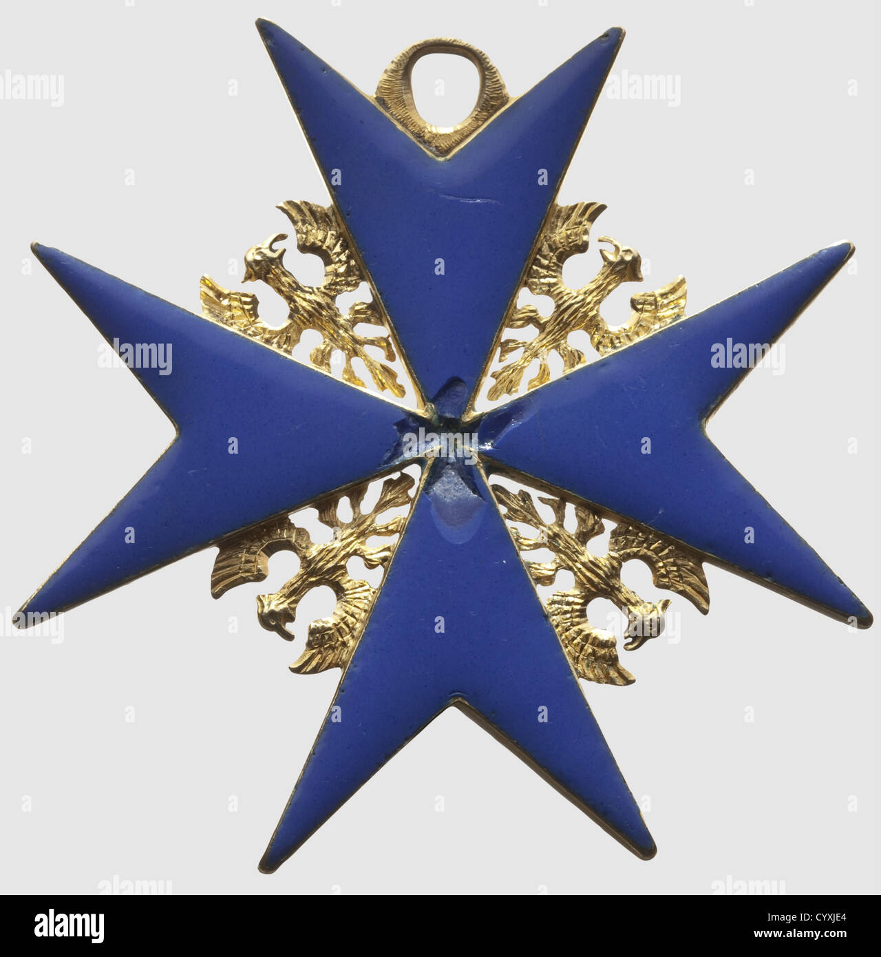 Un ordine pour le Mérite,ordine croce dal tardo 18 ° secolo fatto di oro  con smalto blu,l'iscrizione fatta di lamina d'oro liscio con ombreggiatura  nera,le perle della corona dipinta in smalto bianco,aquila