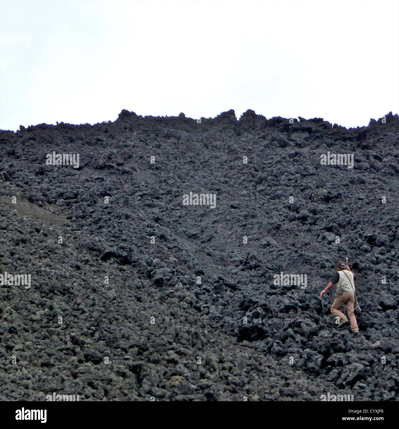 Campo di lava vulcanica di arrampicata azione Guatemala Foto Stock