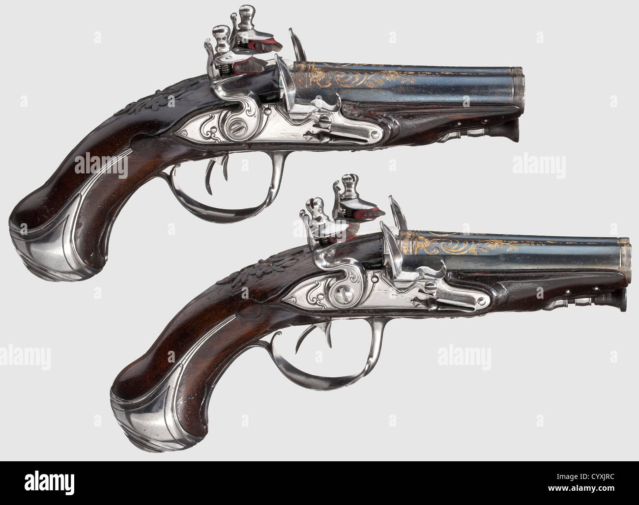 Un paio di pistole a flintlock a doppia canna, Francia, circa 1760. Barili blu con decorazione a vite placcata oro, fori lisci. Flintlock con incisioni a bassa tensione. Scuri, intagliati floralmente stock completi con mobili di ferro liscio. aste di legno. Armi sapientemente rielaborate. Lunghezza 19 cm ciascuno, storico, storico, 18 ° secolo, pistola civile, pistole civili, portatile, pistola, armi, armi da fuoco, armi da fuoco, armi da fuoco, armi, armi, armi, armi, armi, oggetti, fermi, clipping, ritaglio, ritaglio, ritaglio, forature, diritti aggiuntivi-clearences-non disponibili Foto Stock