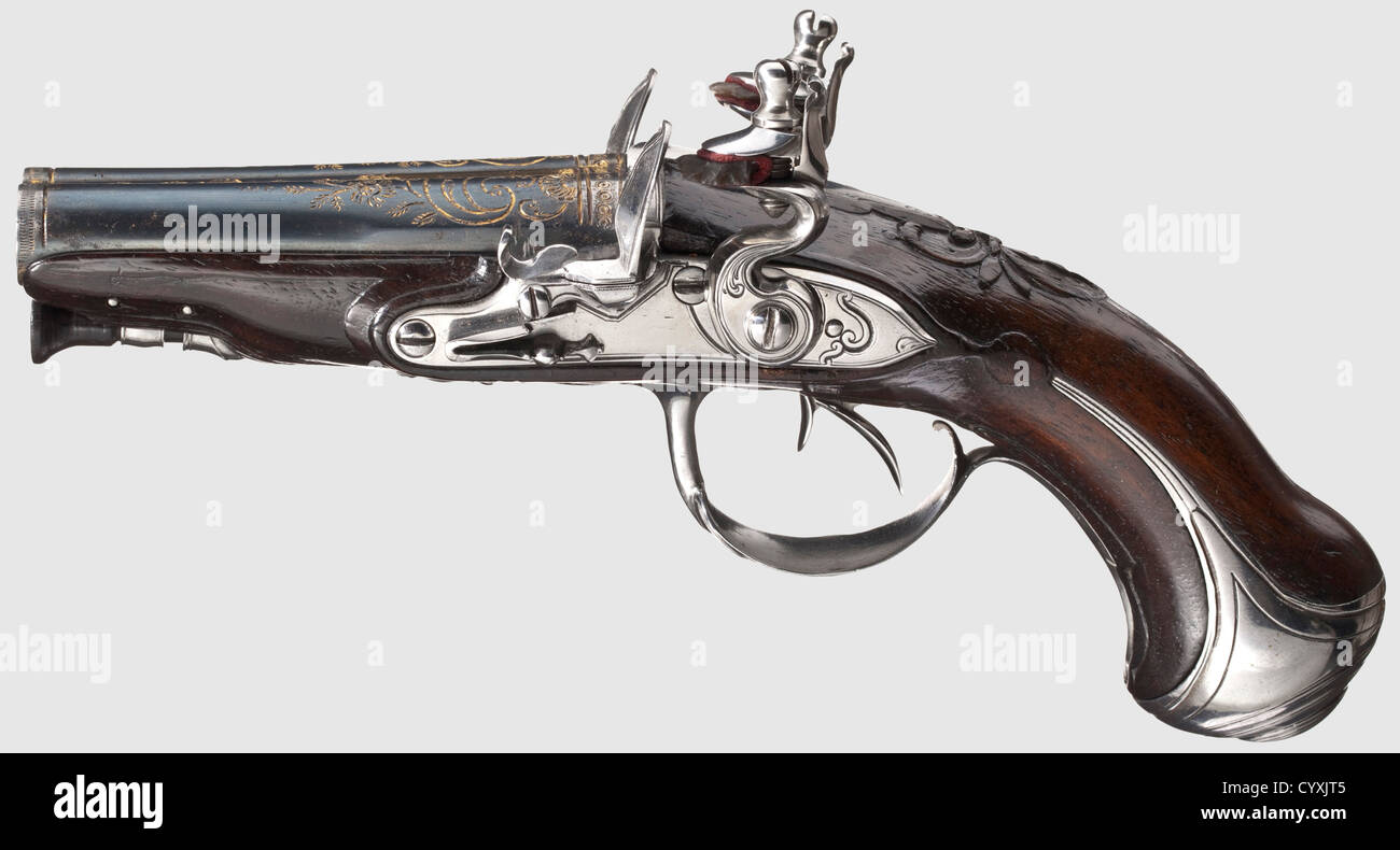 Un paio di pistole a flintlock a doppia canna, Francia, circa 1760. Barili blu con decorazione a vite placcata oro, fori lisci. Flintlock con incisioni a bassa tensione. Scuri, intagliati floralmente stock completi con mobili di ferro liscio. aste di legno. Armi sapientemente rielaborate. Lunghezza 19 cm ciascuno, storico, storico, 18 ° secolo, pistola civile, pistole civili, portatile, pistola, armi, armi da fuoco, armi da fuoco, armi da fuoco, armi, armi, armi, armi, armi, oggetti, fermi, clipping, ritaglio, ritaglio, ritaglio, forature, diritti aggiuntivi-clearences-non disponibili Foto Stock