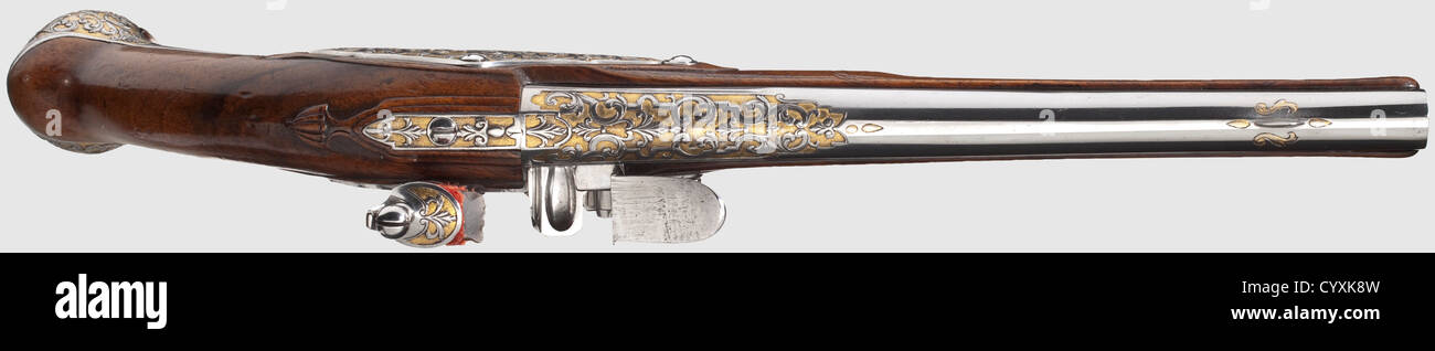 Un paio di pistole flintlock, Liegi, circa 1760. Botti lisce e tonde in calibro 14.5 mm, sopra le braghe e sui codoli ricci e placcati oro. Flintlock anche tagliato con decoro tendrile e dorato. Noce stock pieno con arredamento in ferro decorato en suite. aste in legno con punte a tromba. Lunghezza 41 cm ciascuno. Splendido paio di pistole in ottime condizioni,storico,storico,XVIII secolo,pistola civile,pistole civili,portatili,armi,armi,armi,armi,armi,armi,armi,armi,armi,armi,armi,armi,armi,oggetti,oggetti,stalle,clipping,taglio,diritti aggiuntivi-clearences-non disponibili Foto Stock