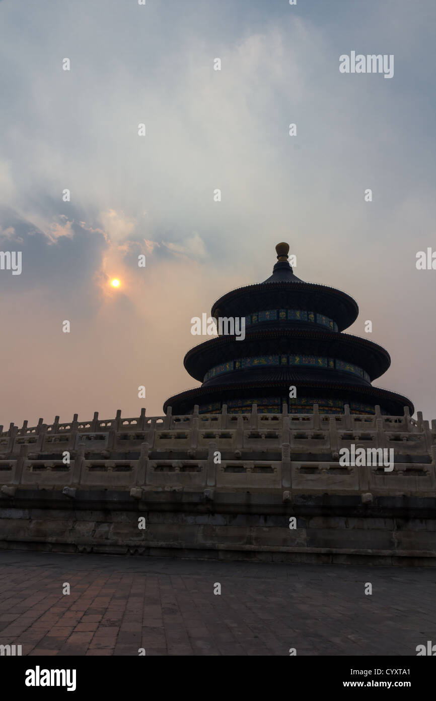 La sala di preghiera per i buoni raccolti al tramonto a Tiantan Gongyuan, Pechino, Cina Foto Stock