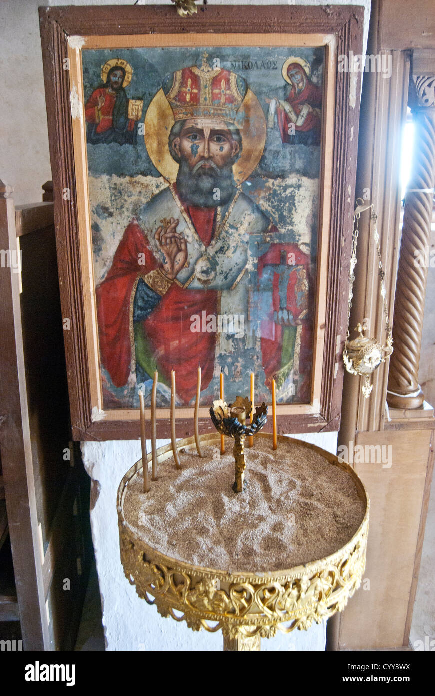 Icona di San Nicola in una chiesa bizantina, Mani, Grecia Foto Stock