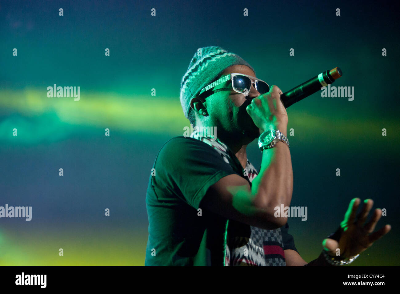 SACRAMENTO, CA - 11 novembre: succosa J esegue come parte del Wiz Khalifa's 2050 World Tour al Sleep Train Arena sul Novembre 11, 2012 a Sacramento, in California. Foto Stock