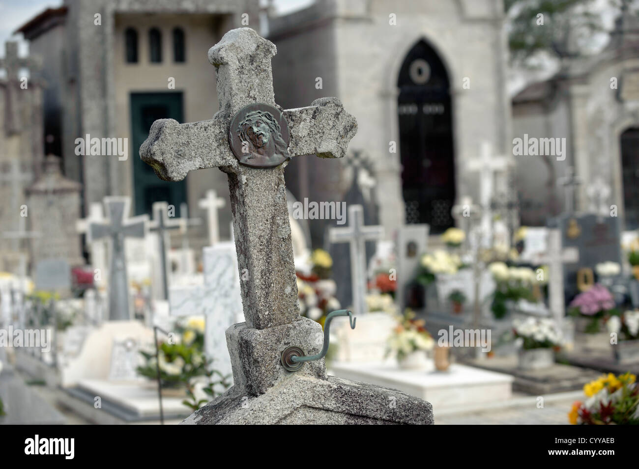 Tombe antiche con croci immagini e fotografie stock ad alta risoluzione