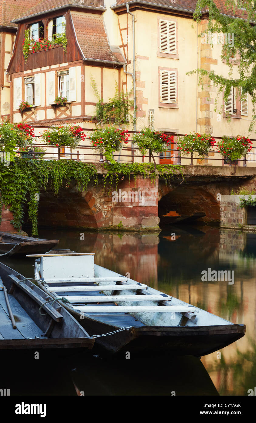 Barche a Little Venice, Colmar, Alsazia, Francia Foto Stock