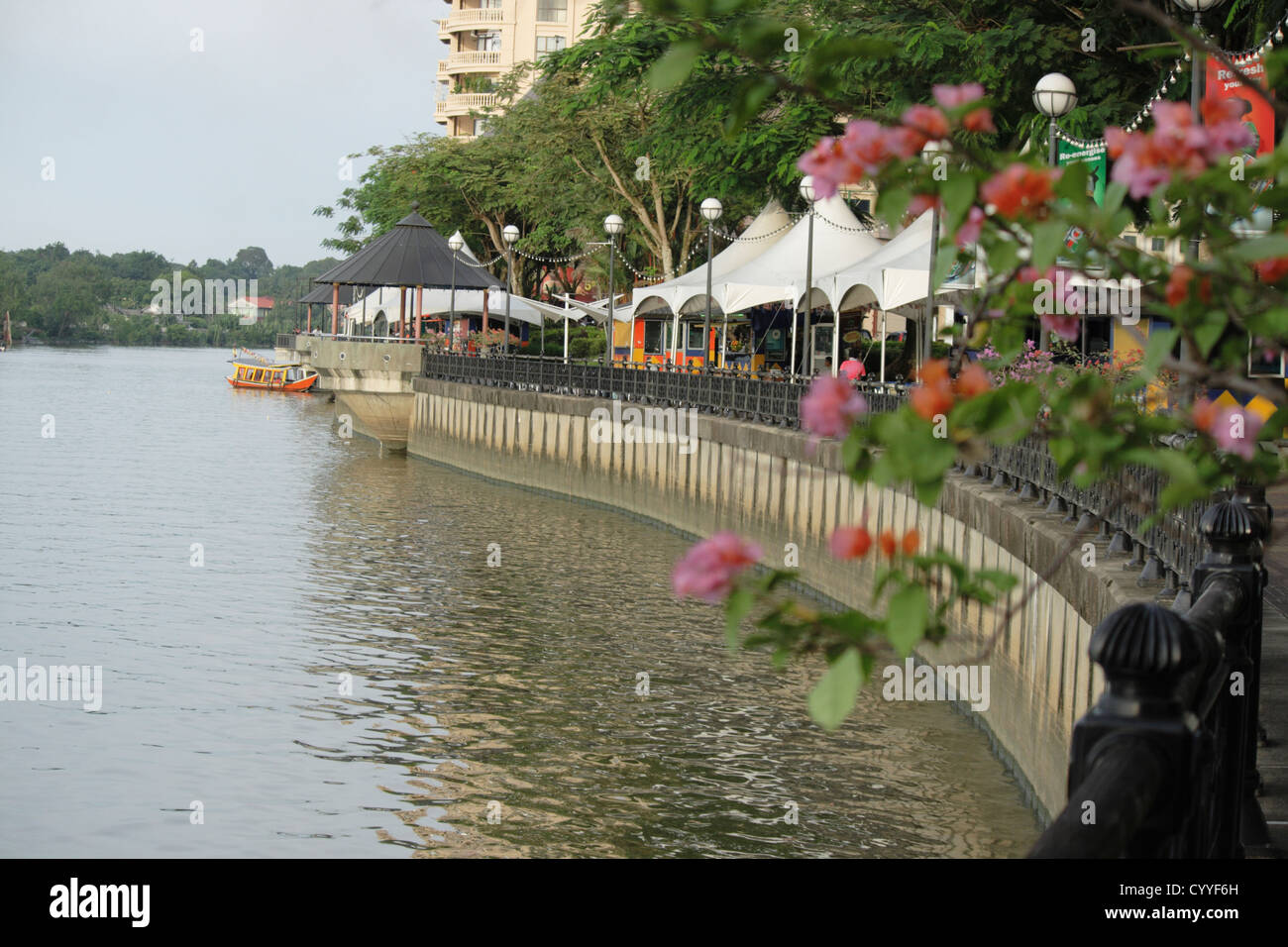 Esplanade a Kuching waterfront Foto Stock