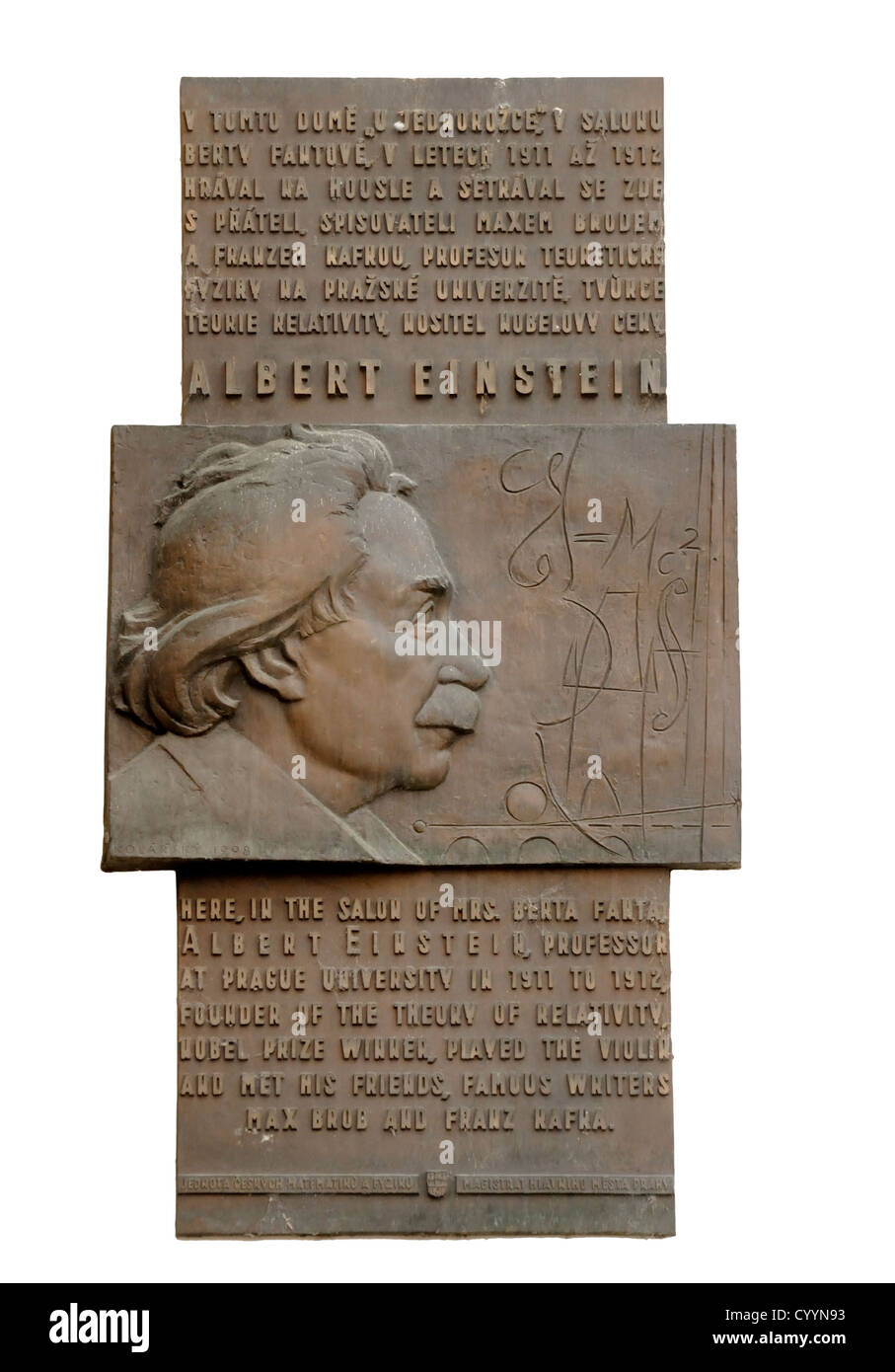 Praga, Repubblica Ceca. Piazza della Città Vecchia / Staromestske namesti. La placca al n. 17 per commemorare la visita di Albert Einstein Foto Stock