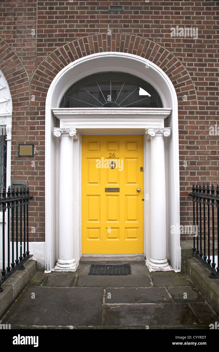 Sportello classico tipico di Dublino in Irlanda Foto Stock