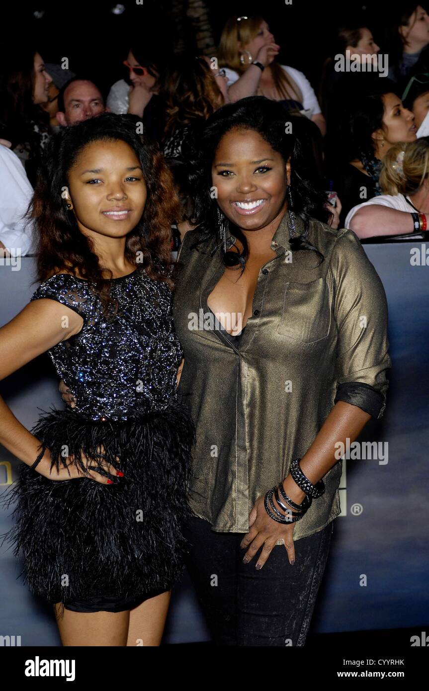 Cassie Jackson, Shar Jackson presso gli arrivi per il Twilight Saga: ROTTURA DELL'ALBA - Parte 2 Premiere, Nokia Theater in L.A. LIVE, Los Angeles, CA Novembre 12, 2012. Foto Da: Michael Germana/Everett raccolta/Alamy live news. Stati Uniti d'America. Foto Stock