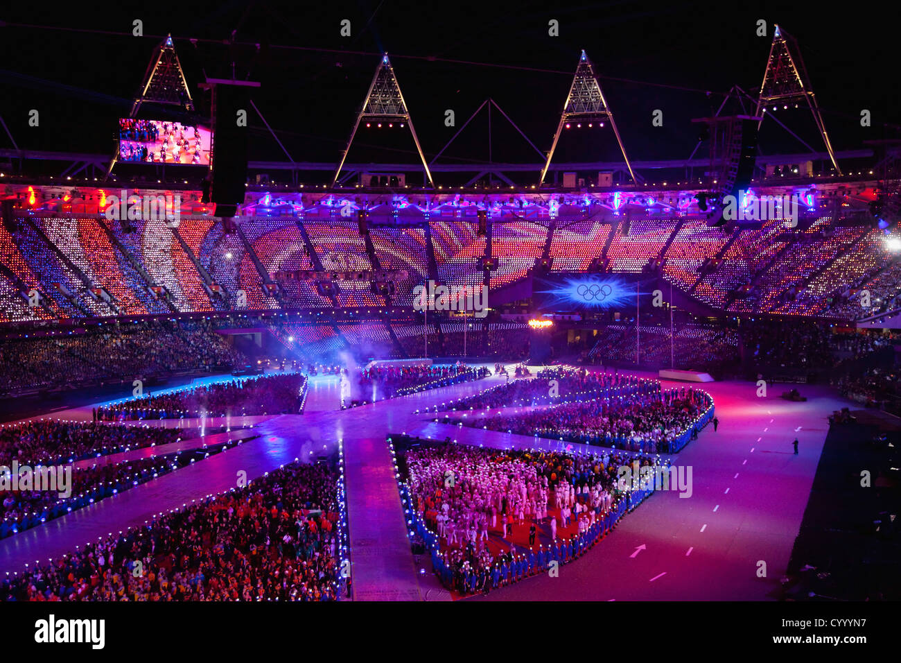 Inghilterra, Londra, Stratford, giochi olimpici cerimonia di chiusura luce display in stadium. Foto Stock