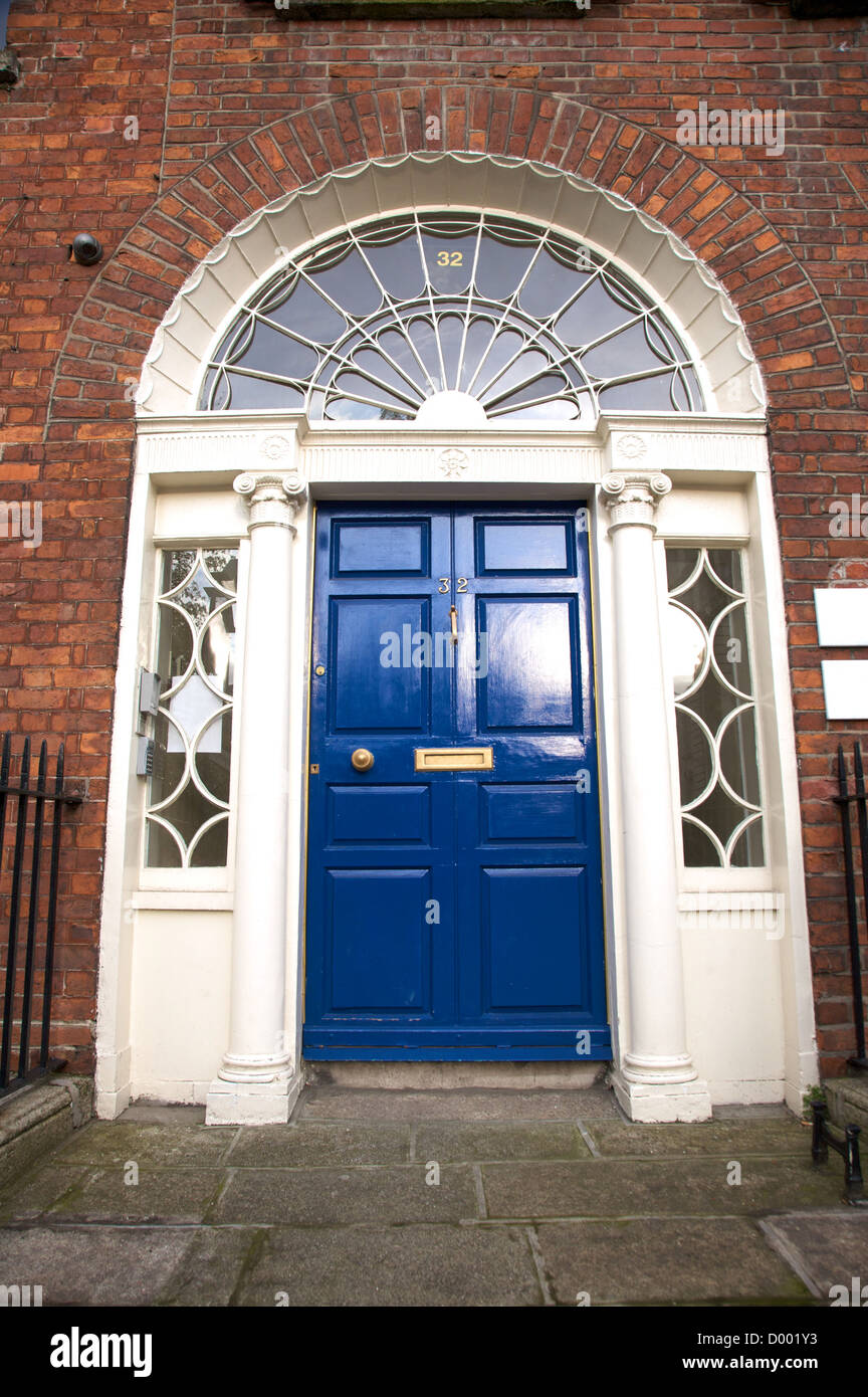 Sportello classico tipico di Dublino in Irlanda Foto Stock