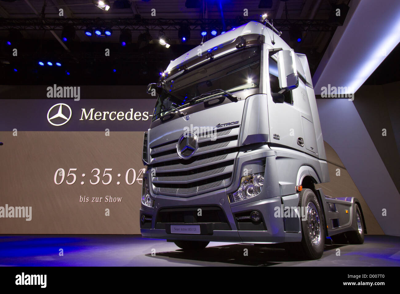Nuova Mercedes Benz Actros 1851 LS carrello a livello internazionale per i veicoli commerciali di Hannover in Germania Foto Stock