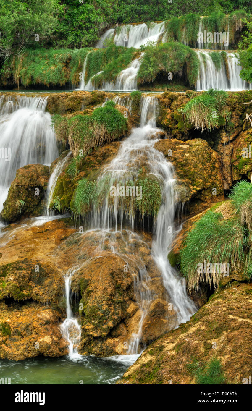 Fiume Krka cascate nel Parco Nazionale di Krka, Roski slap, Croazia Foto Stock