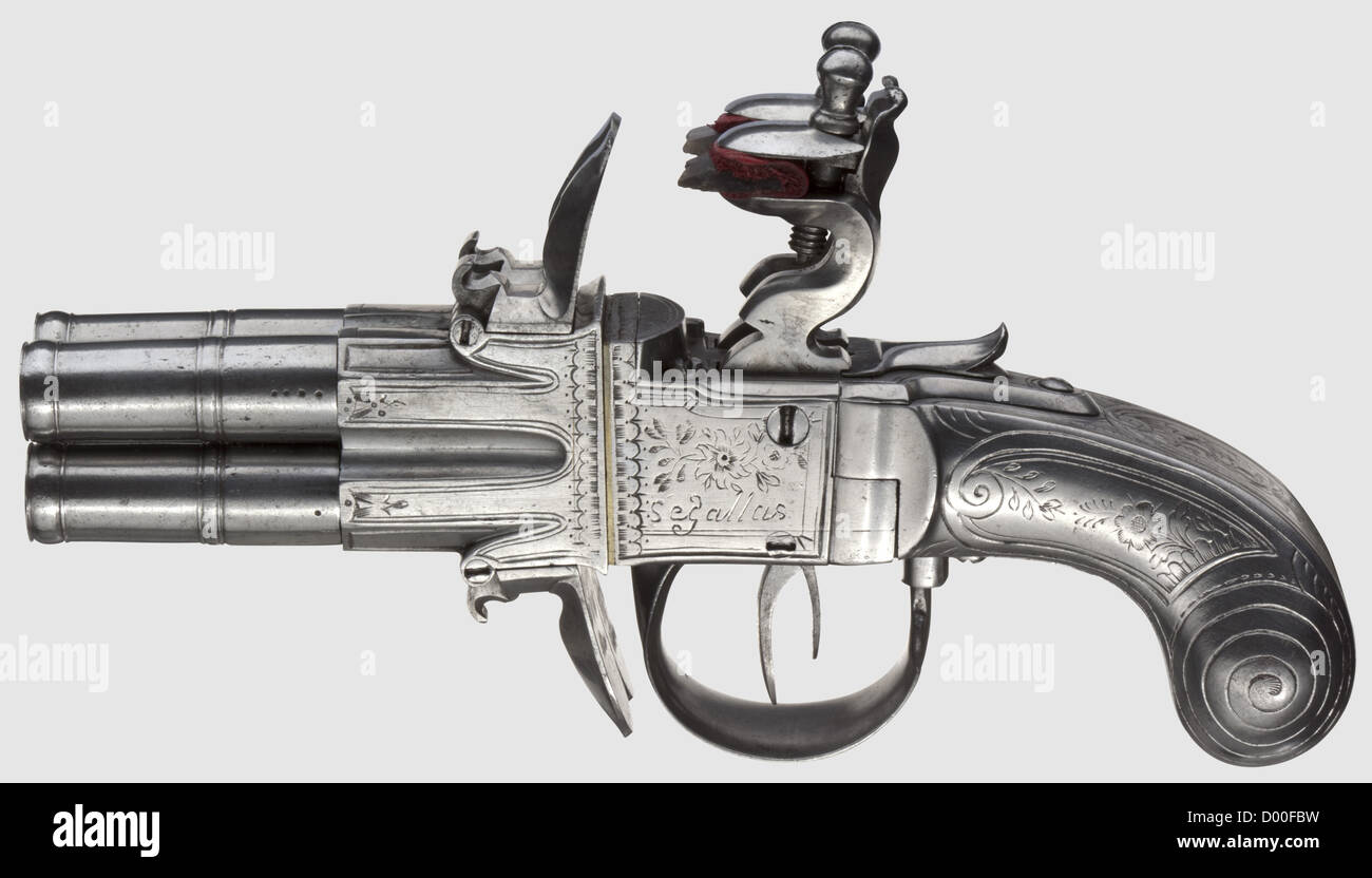 Un paio di pistole tascabili a flintlock turn-over belghe con quattro barili, Segallas, Liegi, circa 1800. Canne rotonde a vite, calibro 8 mm, con false mucciole a fucile e cannone. Serrature con incisione floreale e cassaforte scorrevole, sui lati inscritte 'Segallas London'. Ferro, nuts con incisione a floralmente. Protezioni a molla per il grilletto per rilasciare il meccanismo di capovolgerlo. Lunghezza 16 cm ciascuno, storico, storico, 19 ° secolo, pistola civile, pistole civili, portatile, pistola, armi da fuoco, armi da fuoco, armi da fuoco, armi, armi, armi, armi, armi, armi, oggetti, oggetti, fermi, clippi, diritti aggiuntivi-clearences-non disponibile Foto Stock