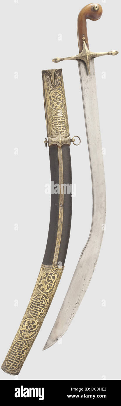 Cilindro pallone, tedesco o italiano del Nord, 17 ° - 19 ° secolo. Finemente girato e intagliato cilindro di noce composto da sei file di punte piramidali.cima a taglio,l'interno con un pezzo unico scolpito grip per un atleta destro.altezza 14 cm.Pallone è stato un gioco molto popolare noto in Germania del Sud e Nord Italia da circa 1600, in cui un La palla è stata punzonata su una corda tesa ad un avversario.UN ritratto di un giocatore con un cilindro identico può essere visto nel soffitto di legno della Casa Fembo a Norimberga risalente al 1617, storico, storico,, 17 ° secolo, diritti aggiuntivi-clearences-non disponibile Foto Stock