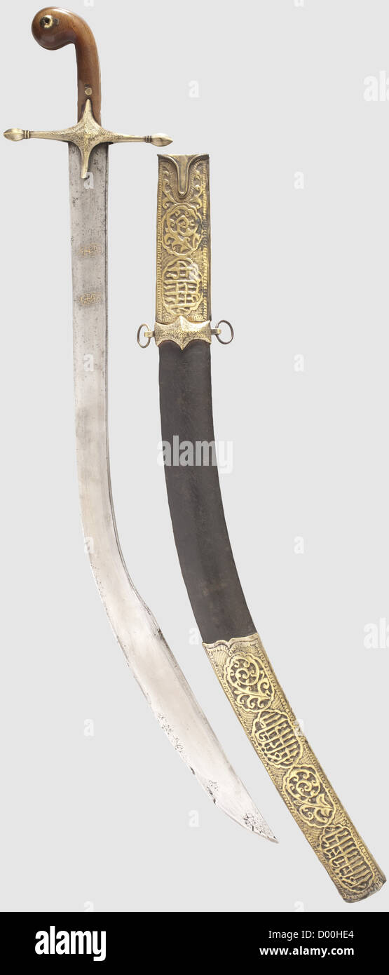 Cilindro pallone, tedesco o italiano del Nord, 17 ° - 19 ° secolo. Finemente girato e intagliato cilindro di noce composto da sei file di punte piramidali.cima a taglio,l'interno con un pezzo unico scolpito grip per un atleta destro.altezza 14 cm.Pallone è stato un gioco molto popolare noto in Germania del Sud e Nord Italia da circa 1600, in cui un La palla è stata punzonata su una corda tesa ad un avversario.UN ritratto di un giocatore con un cilindro identico può essere visto nel soffitto di legno della Casa Fembo a Norimberga risalente al 1617, storico, storico,, 17 ° secolo, diritti aggiuntivi-clearences-non disponibile Foto Stock