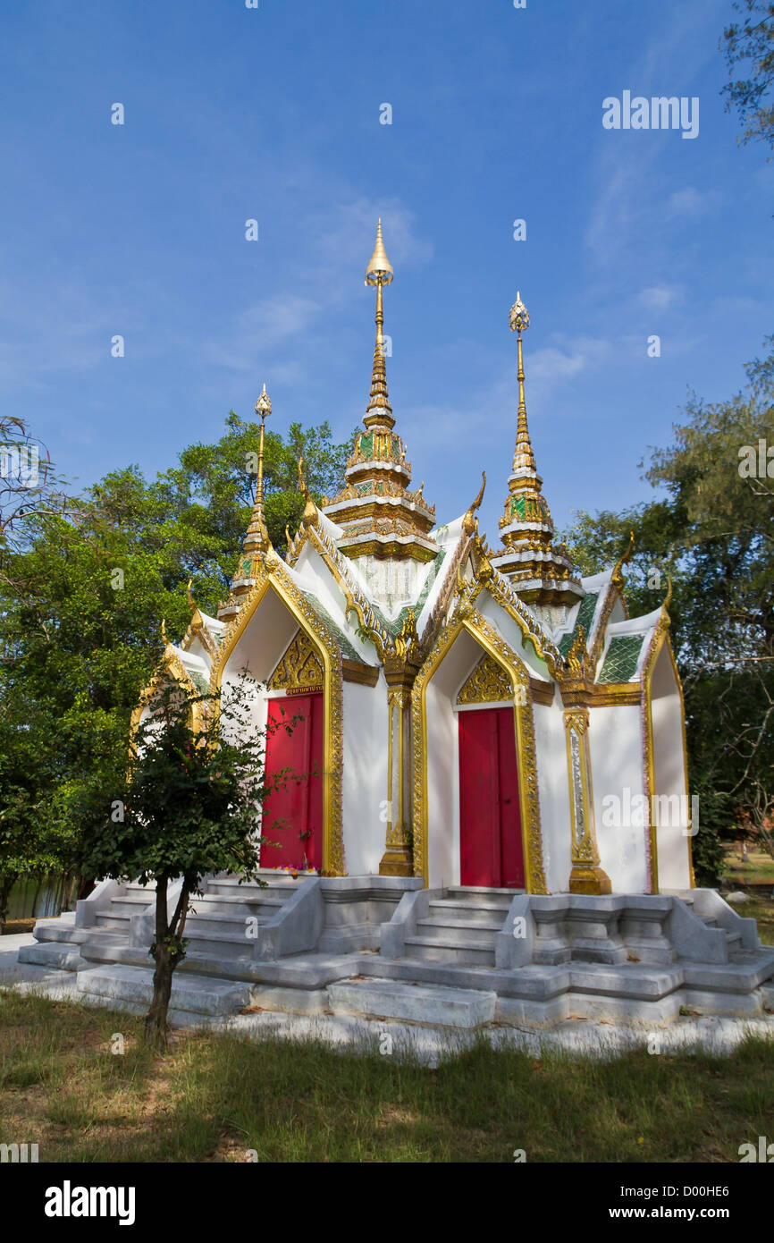 Splendido edificio del tempio in al parco storico di Ayutthaya, Thailandia Foto Stock