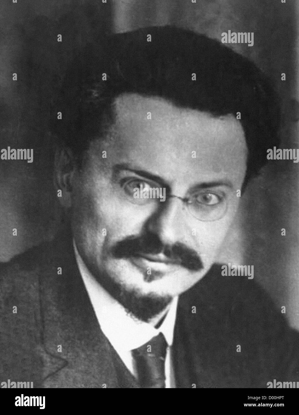 Leon Trotsky, nato Lev Davidovic Bronshtein, era un russo rivoluzionario marxista e teorico, uomo politico sovietico e il fondatore e primo leader dell'Esercito Rosso. Dagli archivi di stampa Ritratto, servizio precedentemente premere ritratto Bureau Foto Stock