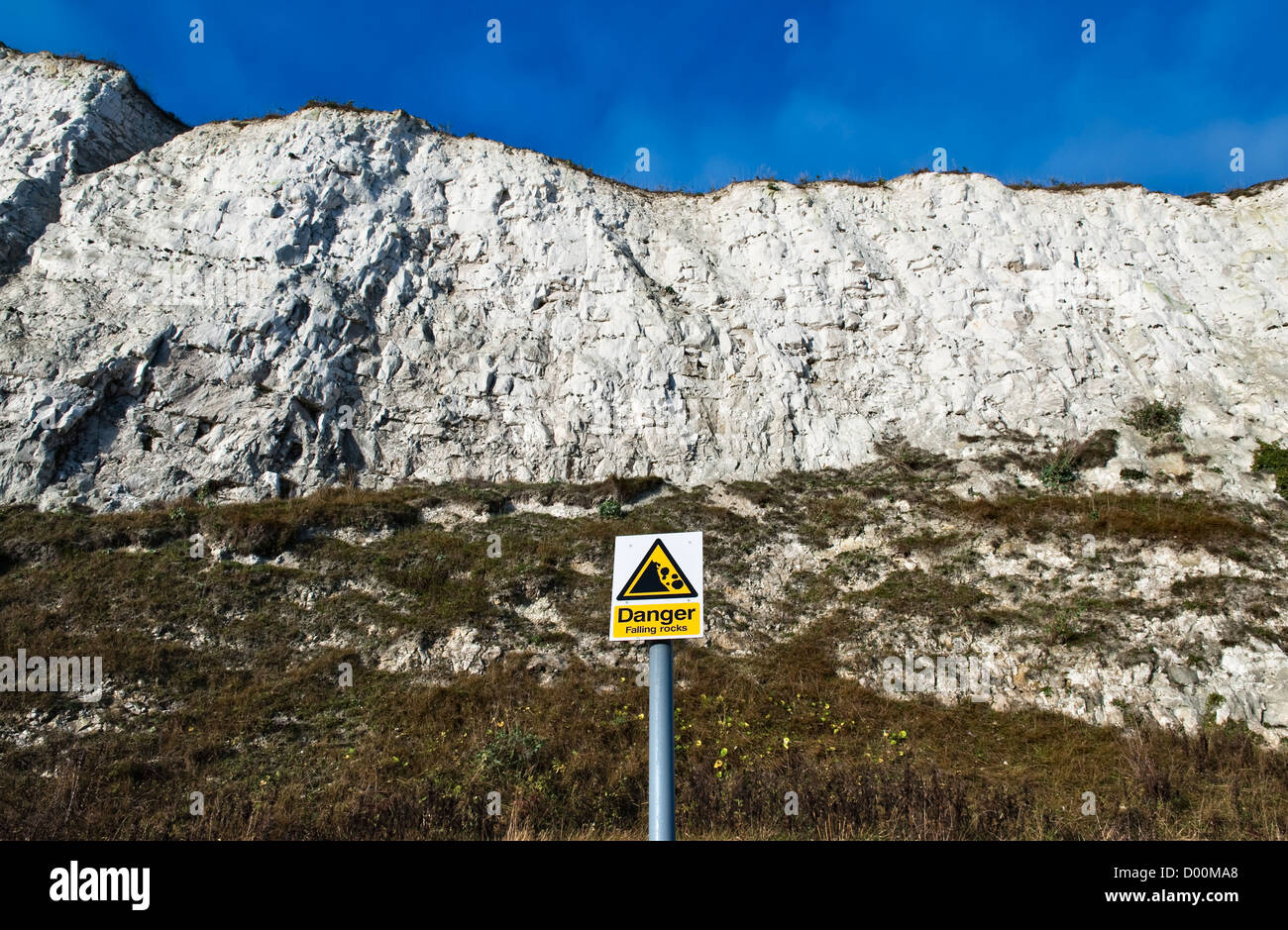 Le famose scogliere bianche di gesso di dover, sulla costa meridionale di Kent, Regno Unito, sono soggette a erosione e frequenti precipiti Foto Stock