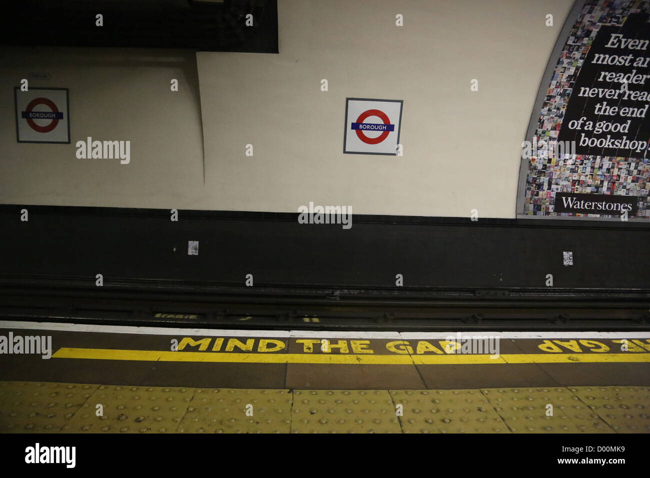Londra Inghilterra stazione metropolitana di Borough Platform Foto Stock