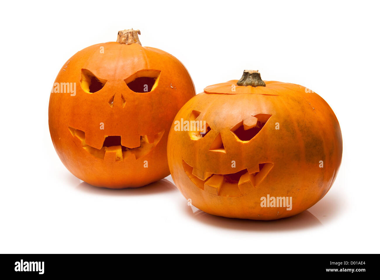 Scolpite Halloween zucca lanterna isolato su una bianca di sfondo per studio. Foto Stock