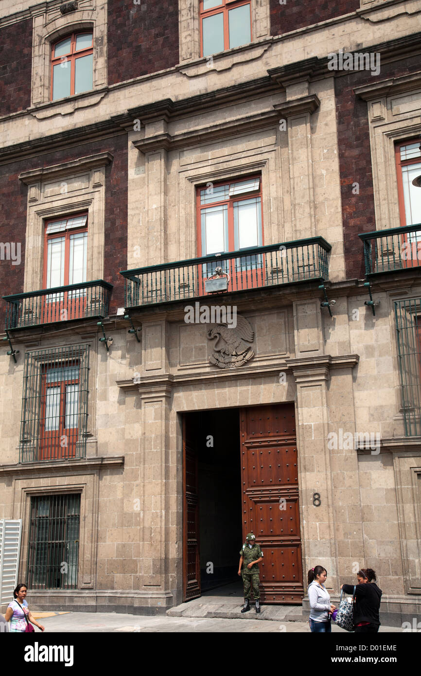 Vista posteriore del palazzo nazionale palazzo comunale su Corregida Josefa Ortiz de Dominguez nel centro storico di Città del Messico DF Foto Stock