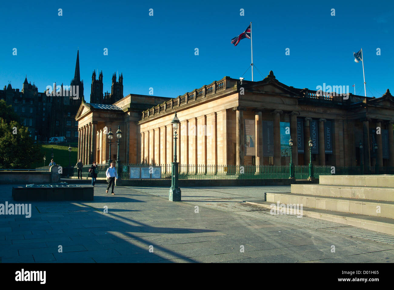 La National Gallery of Scotland, i giardini di Princes Street, Edinburgh Foto Stock