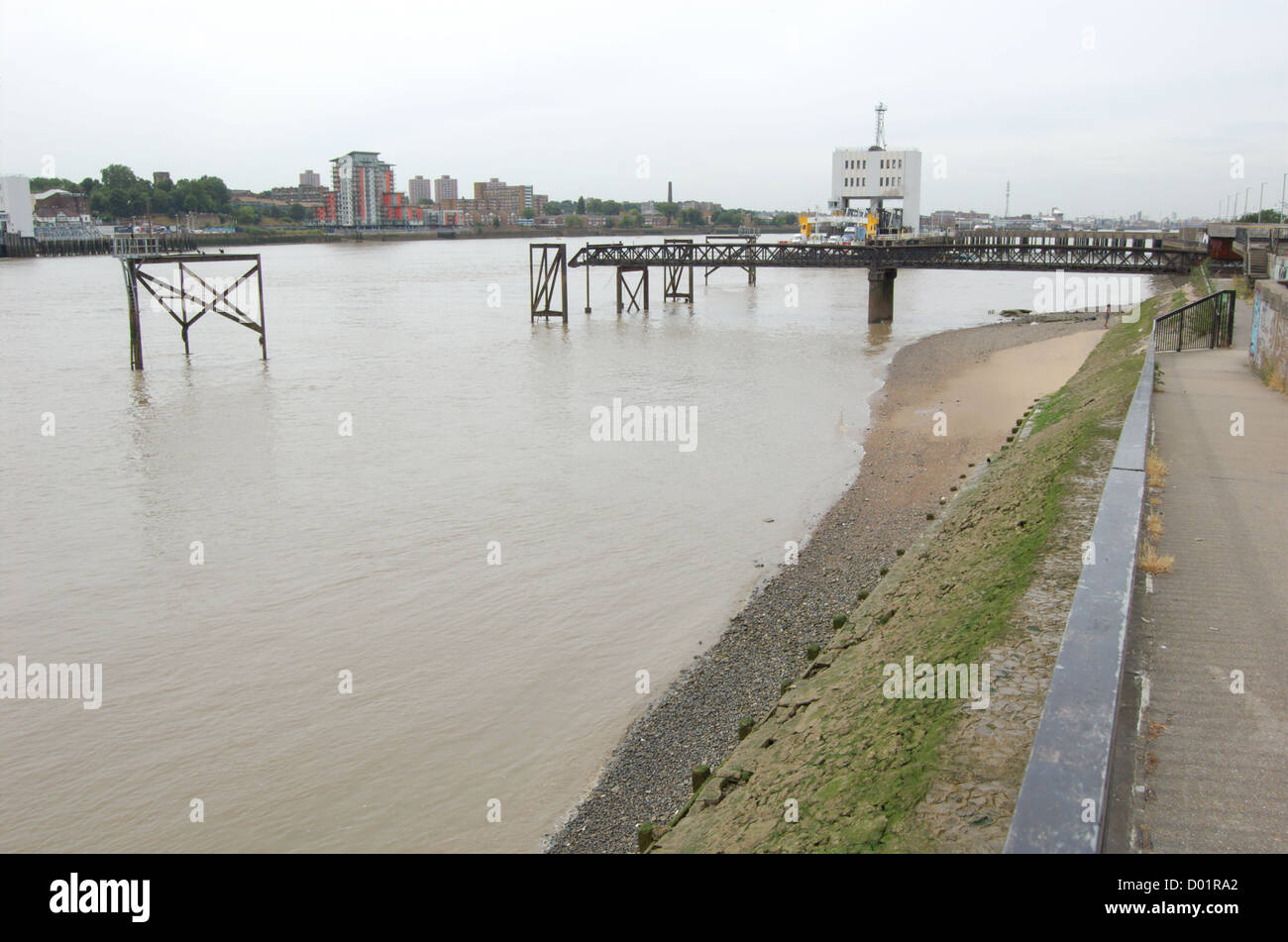 Ferry Terminal a Woolwich a Londra in Inghilterra Foto Stock