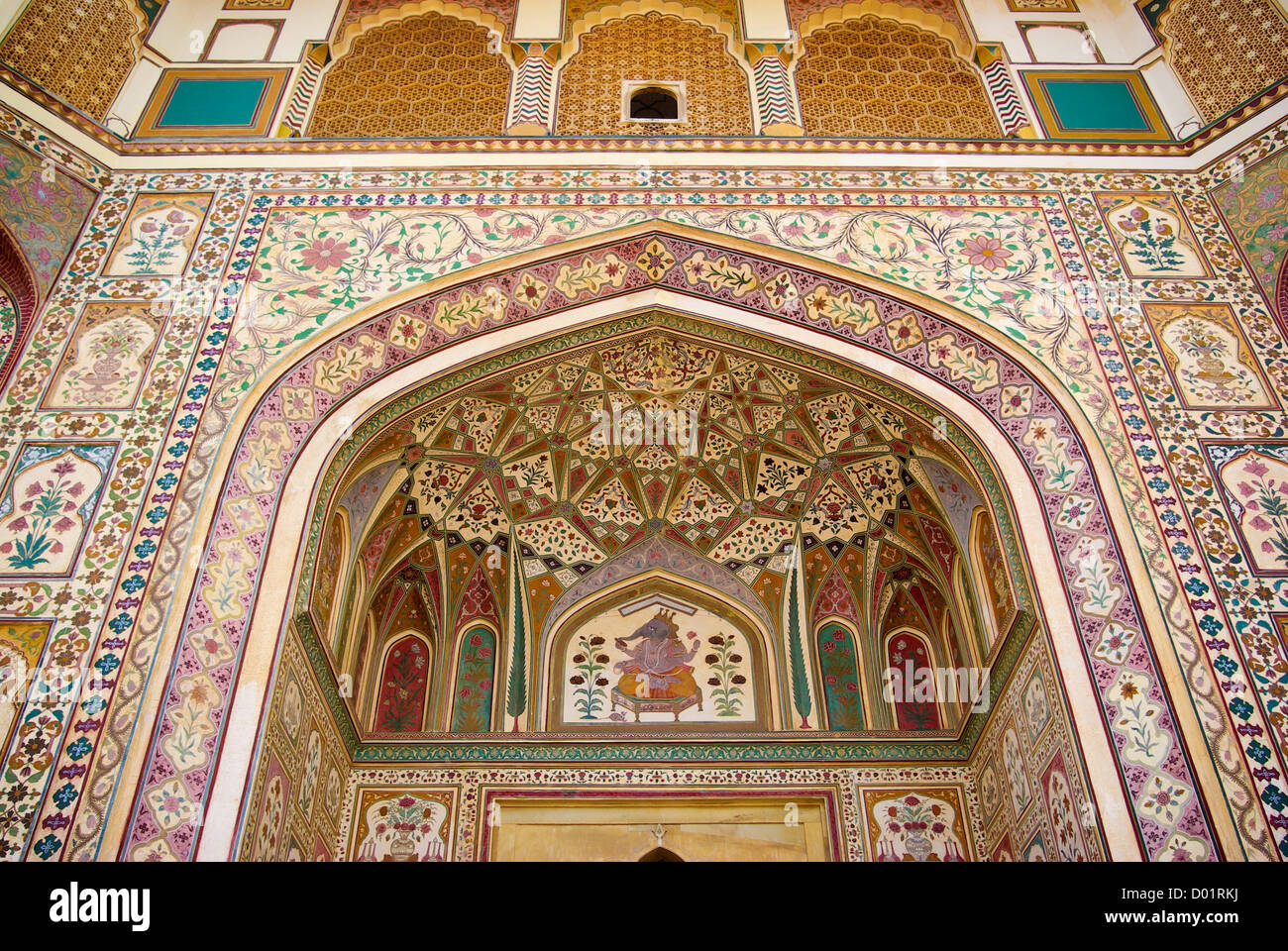 Ganesh Pol gate a Amer / Ambra Fort nel Rajasthan, India Foto Stock