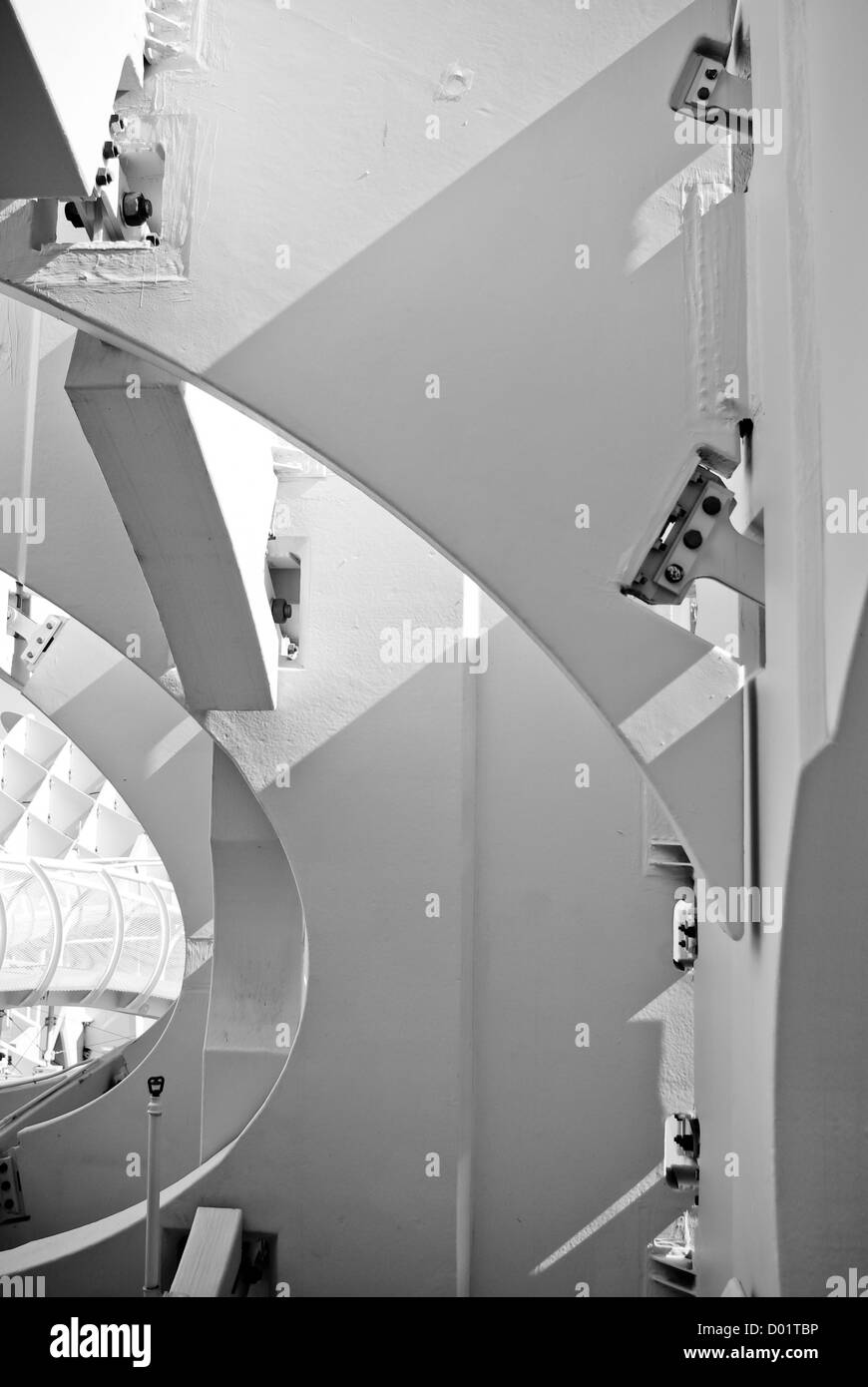 Dettagli in bianco e nero di lavori per la costruzione di un ponte di visualizzazione del Metropol Parasol a Siviglia, in Andalusia, Spagna Foto Stock