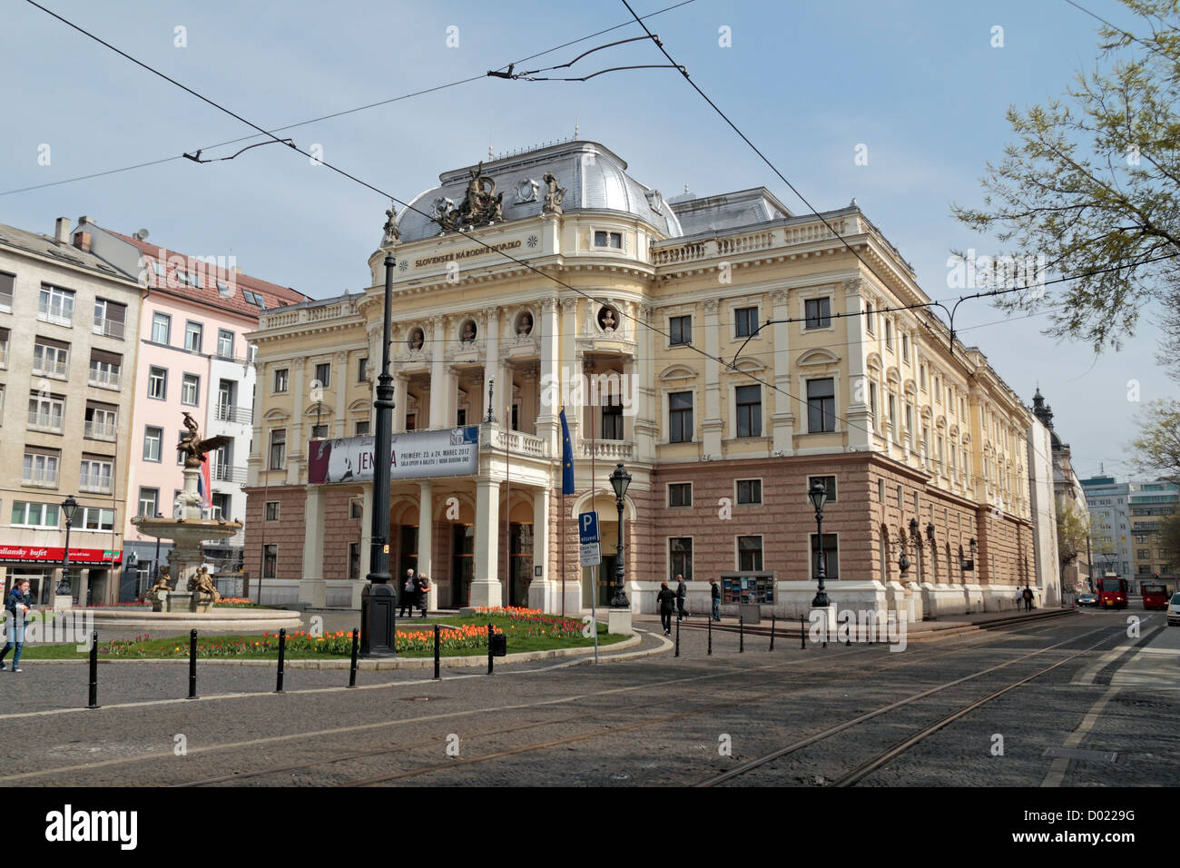Il Teatro Nazionale Slovacco, Hviezdoslavovo námestie, Bratislava, Slovacchia. Foto Stock