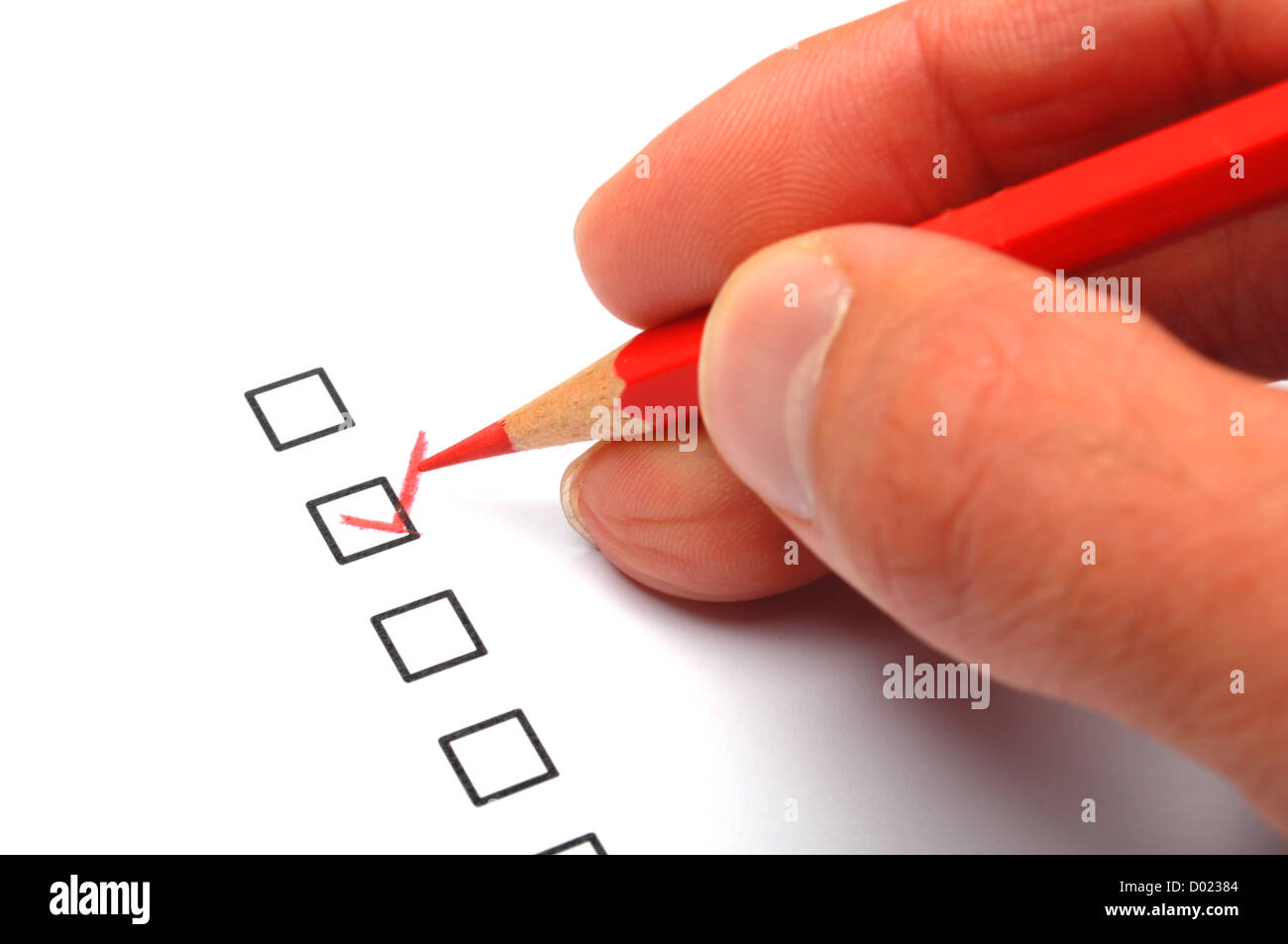 Casella di controllo e penna rossa mostra il servizio clienti sondaggio soddisfazione o concetto per migliorare le vendite Foto Stock