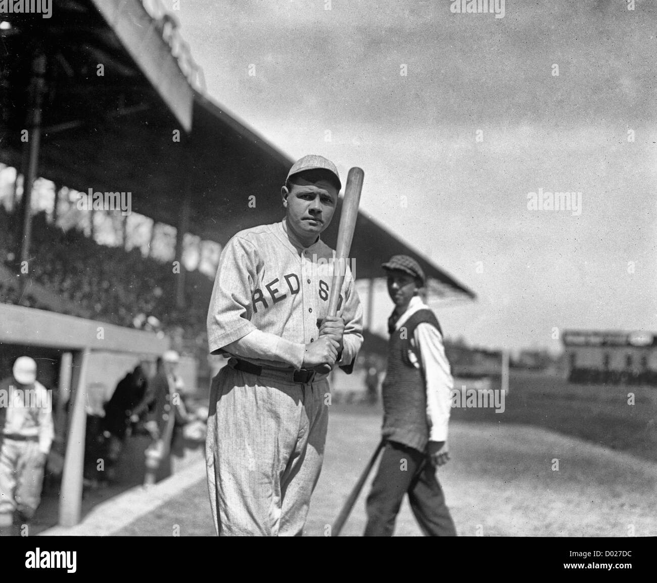 Babe Ruth in Boston Sox rosso uniforme, 1919 Foto Stock