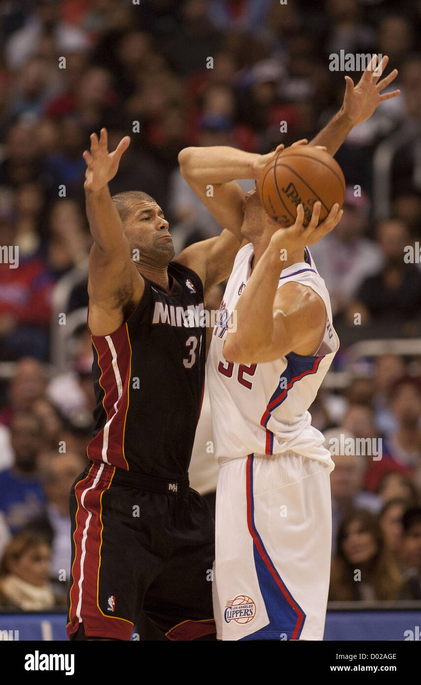 Nov. 14, 2012 - Los Angeles, California - Los Angeles Clippers Blake Griffin pressione diventa bye Miami Heat Shane Battier durante la prima metà del loro gioco allo STAPLES Center di Los Angeles, California Mercoledì 14 Novembre 2012. .ARMANDO ARORIZO (credito Immagine: © Armando Arorizo/Pi/Prensa Internacional/ZUMAPRESS.com) Foto Stock