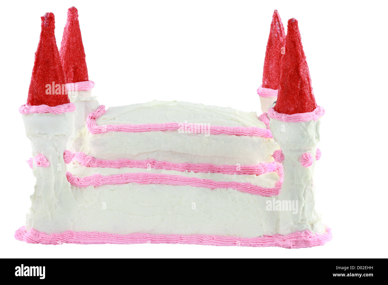 Torta di compleanno a forma di un castello isolato su uno sfondo bianco. Foto Stock