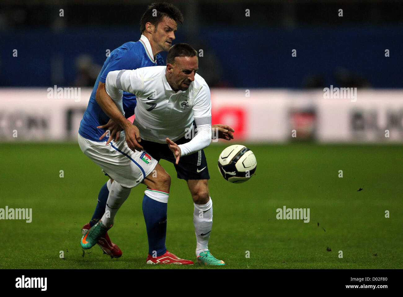 14.11.2012 Parma, Italia. Frank Ribéry e Marchisio in azione durante la international partita amichevole tra Italia e Francia dallo Stadio Tardini di Parma Foto Stock