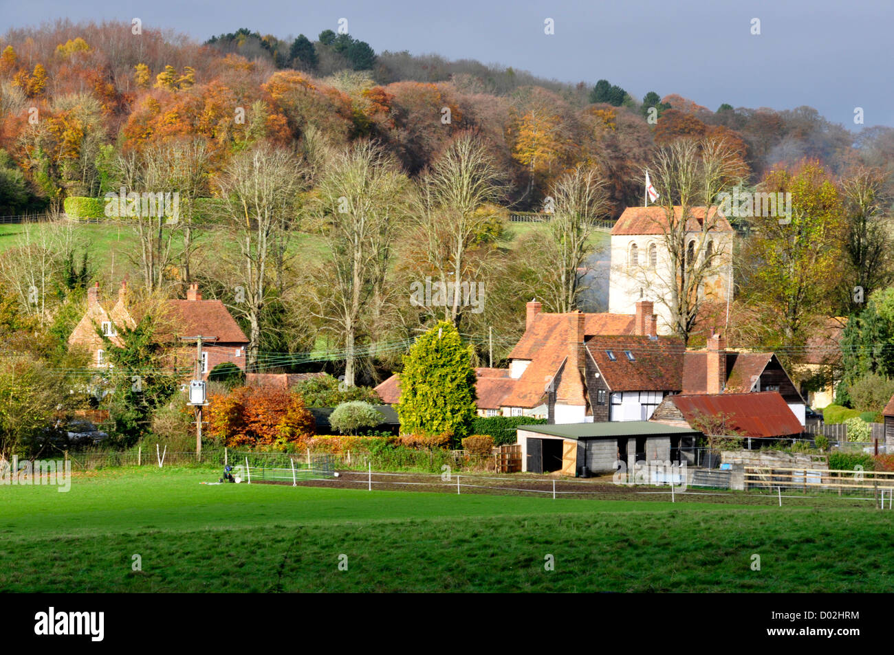 Bucks - Chiltern Hills - Fingest visto dal modo Chitern percorso - frazione isolata nel profondo le colline - autunno luce e colori Foto Stock