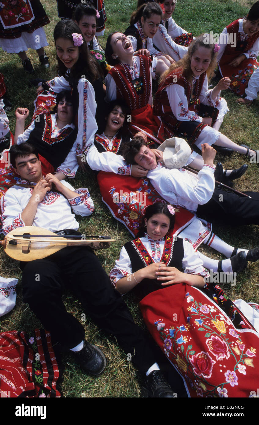 La Bulgaria Kazanlak, il tradizionale festival di rose durante il periodo del raccolto di Damascena rose fiori che vengono usati per olio essenziale Foto Stock