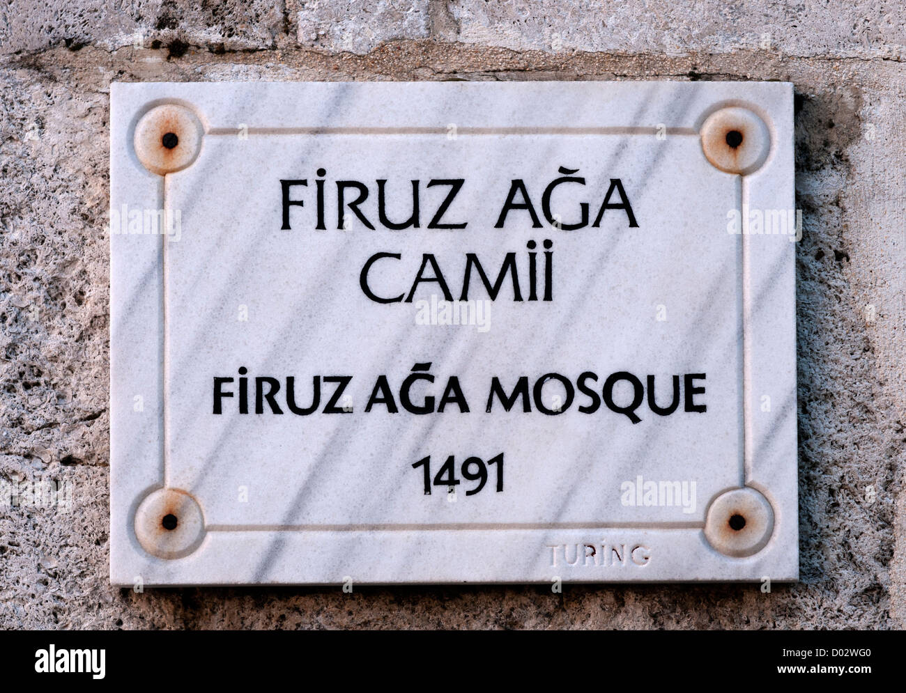 Marmo scolpito nome placca alla Firuz Aga, la Moschea di Sultanahmet, Istanbul, Turchia Foto Stock