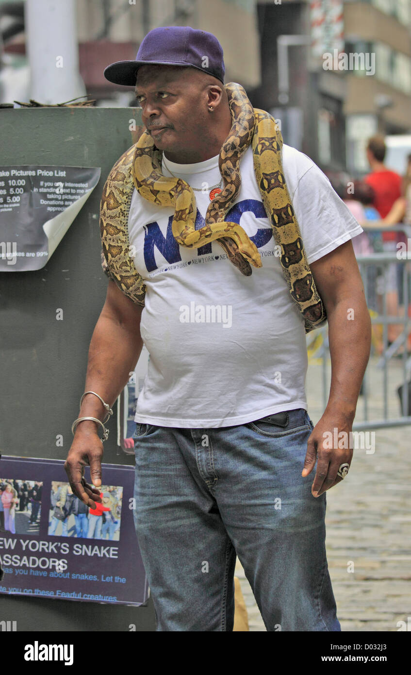 L'uomo con i serpenti Lower Manhattan New York City Foto Stock