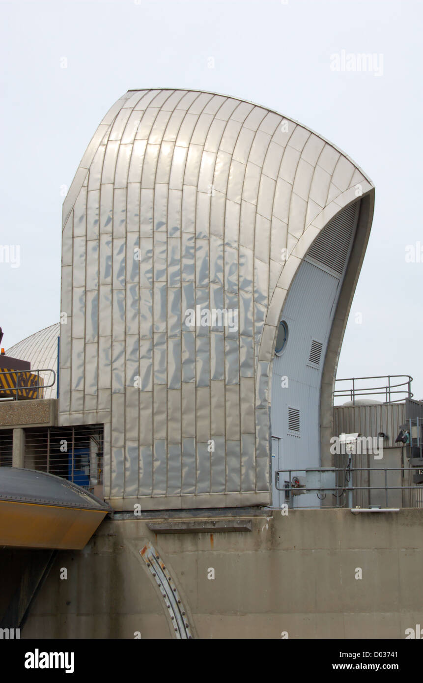 Vista ravvicinata della Thames Barrier a Londra in Inghilterra Foto Stock