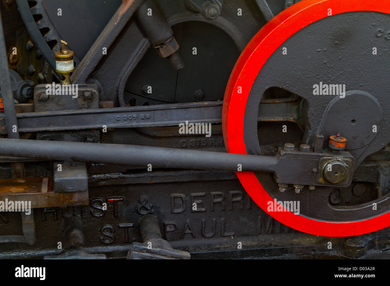 Ingrandimento dei dettagli di un motore a vapore visualizzato in San Francisco Maritime National Historical Park Foto Stock