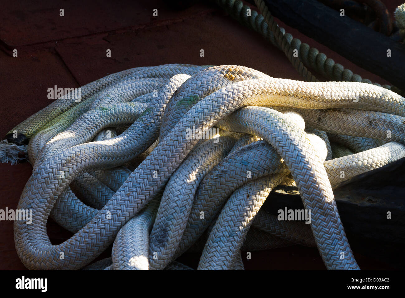 Corda impilati su un molo di San Francisco, California Foto Stock