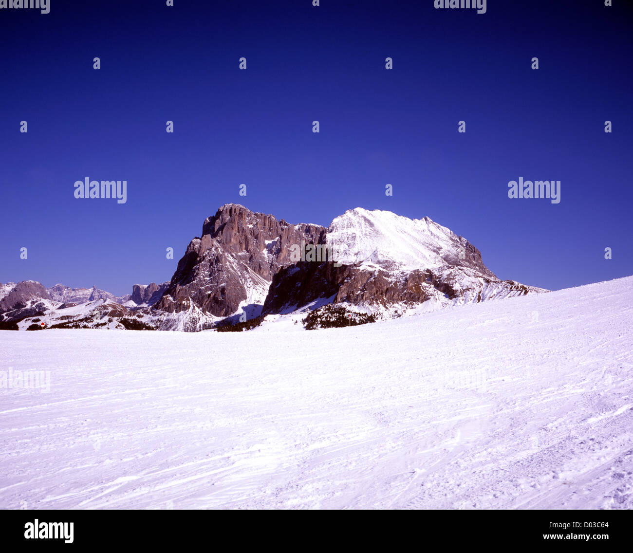 Sassolungo Sassolungo e Sassopiatto Sassopiatto Sasplat sopra l Alpe di Siusi Alpe di Siusi Val Gardena Dolomiti Italia Foto Stock