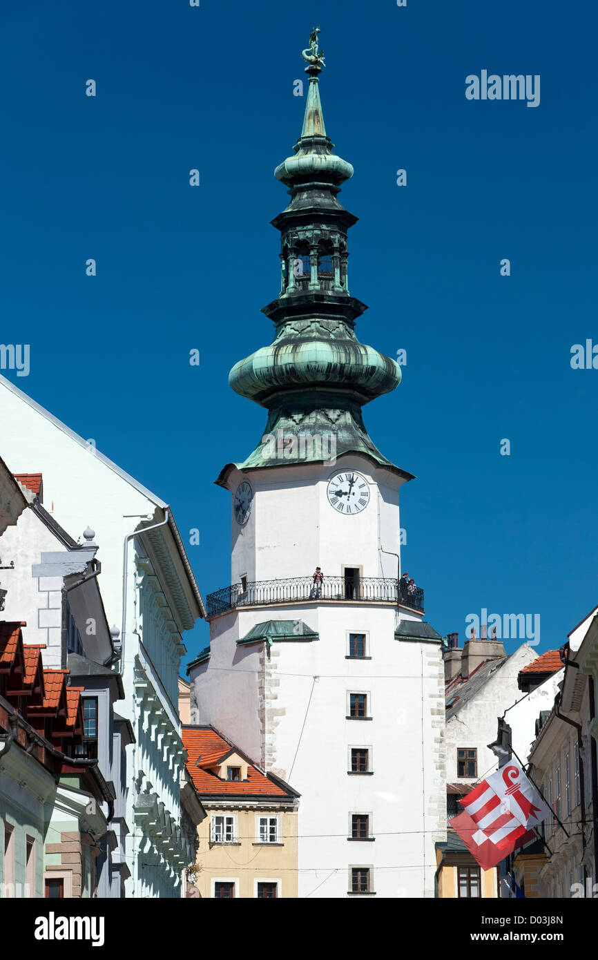 Il San Michele torre porta a Bratislava, la capitale della Slovacchia. Foto Stock