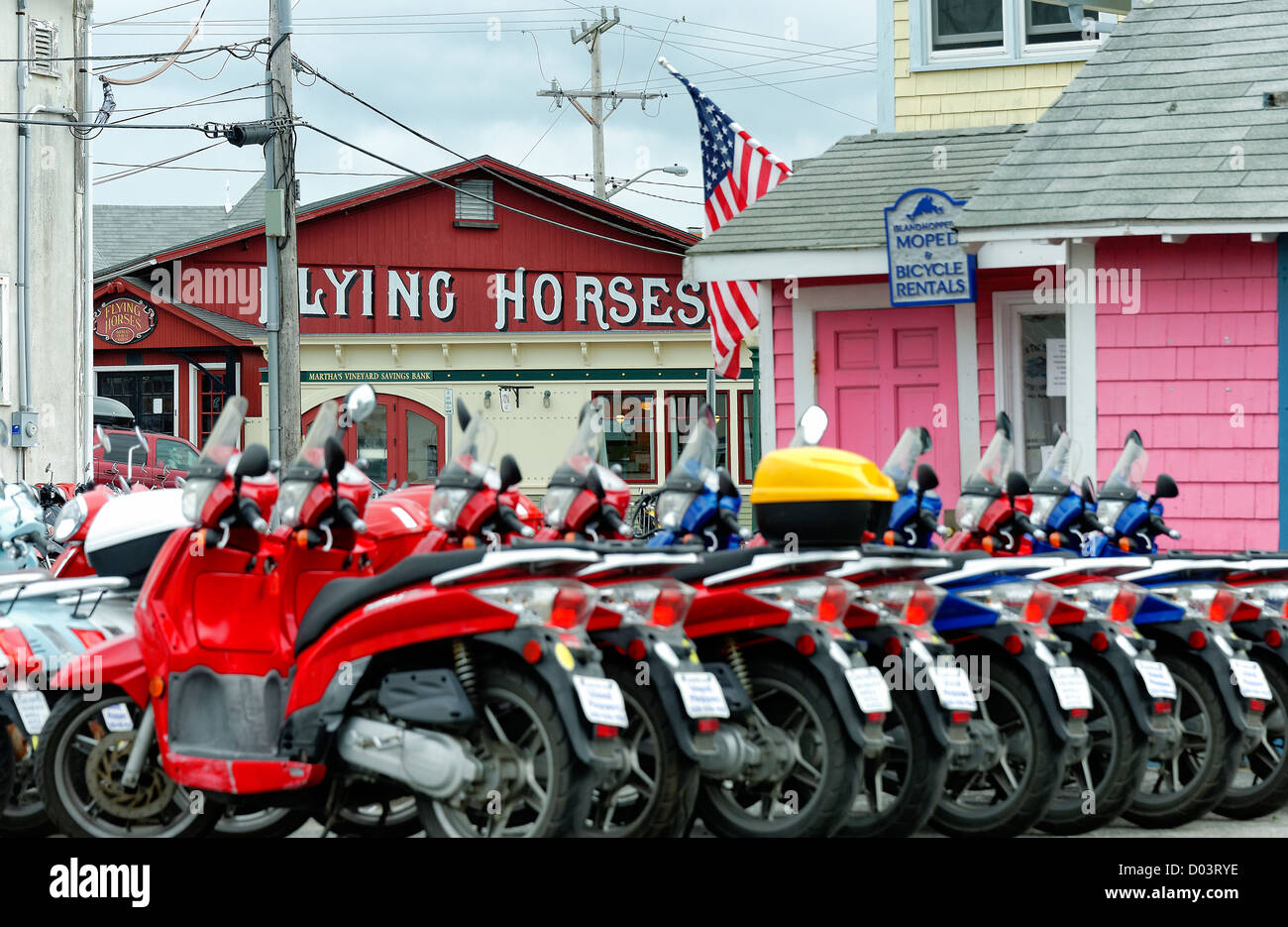 Affitto ciclomotore, Oak Bluffs, Martha's Vineyard, Massachusetts, STATI UNITI D'AMERICA Foto Stock