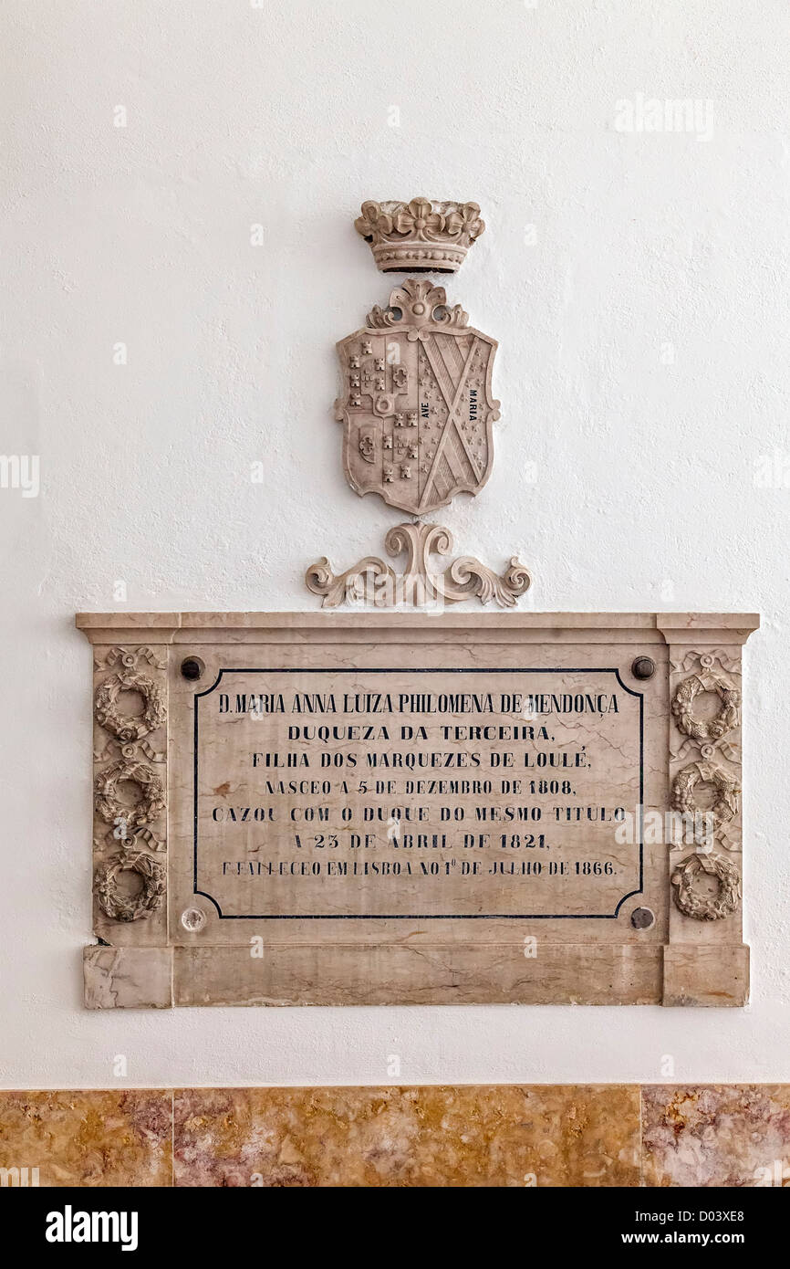 Dona Maria Anna de Mendonça, duchessa di Terceira tomba. Sao Vicente de Fora monastero. Lisbona, Portogallo Foto Stock