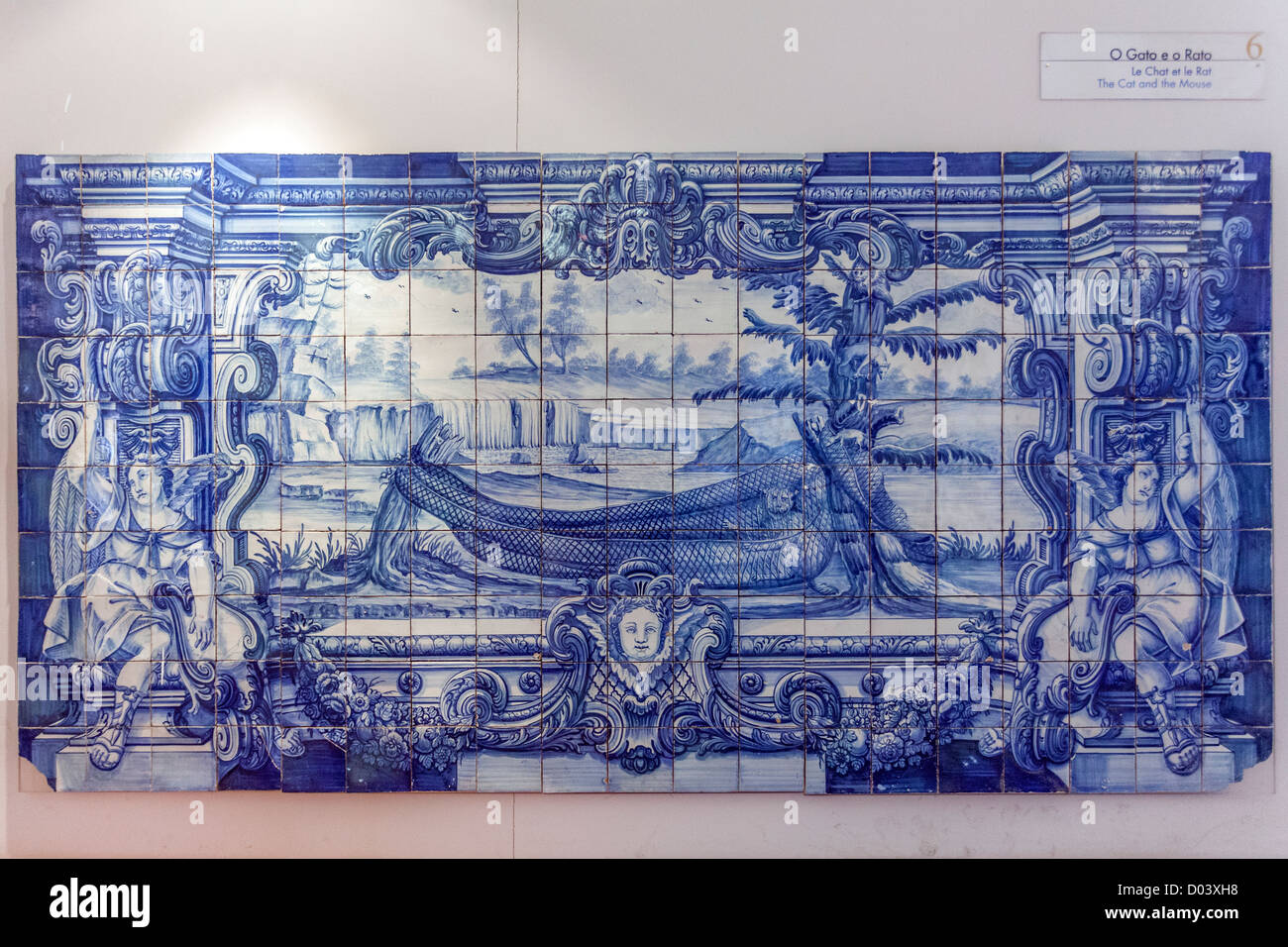 La Fontaine favole - Il gatto e il Mouse - XVIII c. Portoghese piastrelle blu. Sao Vicente de Fora monastero. Lisbona, Portogallo Foto Stock