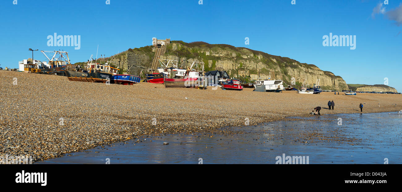 Una vista panoramica dello Stade in Old Hastings in East sussex. Foto Stock